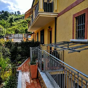 3* Couette-café Sally's
