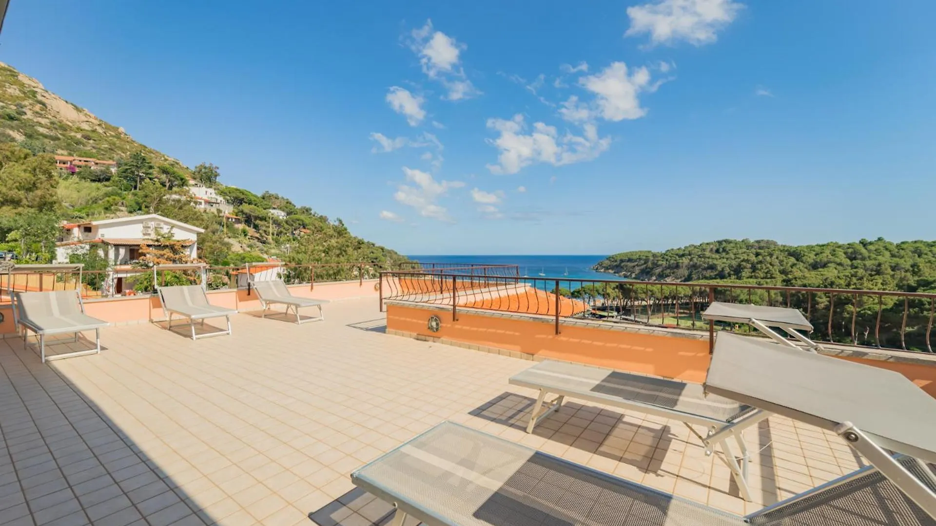 Hotel Lo Scirocco Fetovaia 3*,  Italy